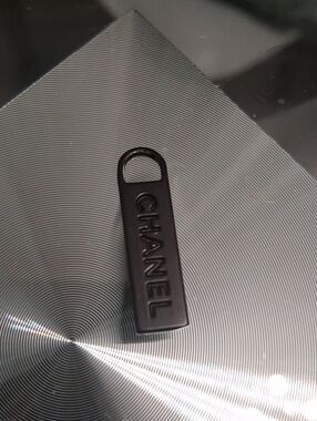 CHANEL Black/Gunmetal AUTHENTIC ZIPPER PULLER